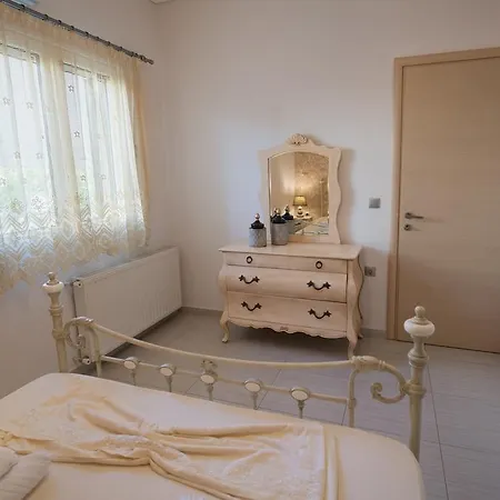 Villa George House Kariótai
